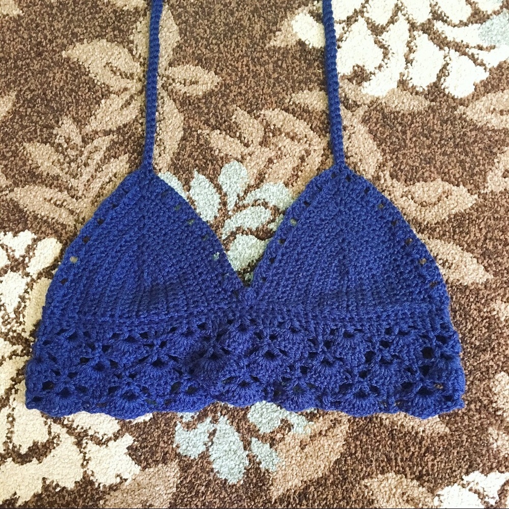 Crochet Handmade Seashell Pattern Bikini Top - Picture 3 of 4